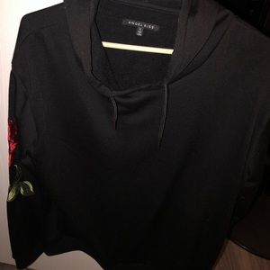 Angel Kiss with embroidered roses on sleeves